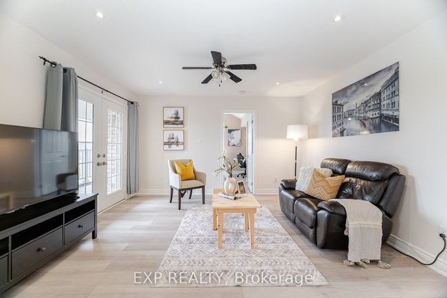 810 Cousens Terr, House other with 5 bedrooms, 3 bathrooms and 2 parking in Milton ON | Image 34
