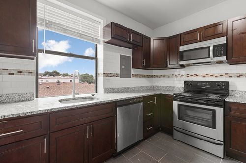 apt-2b-3641 W Dickens Ave, Chicago, IL, 60647-3677 | Card Image