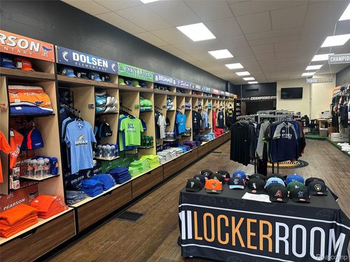 116 E Lake St, South Lyon, MI, 48178-1409 | Card Image