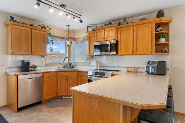 260 Deschner Close, House other with 5 bedrooms, 2 bathrooms and 2 parking in Red Deer AB | Image 20