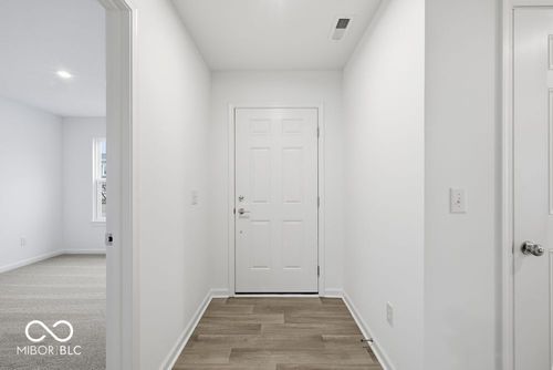 2027 Black Oak Dr, Shelbyville, IN, 46176-8019 | Card Image