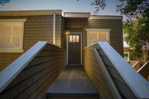 apt-304-100 Eddy St, Richmond, CA, 94801-3889 | Card Image