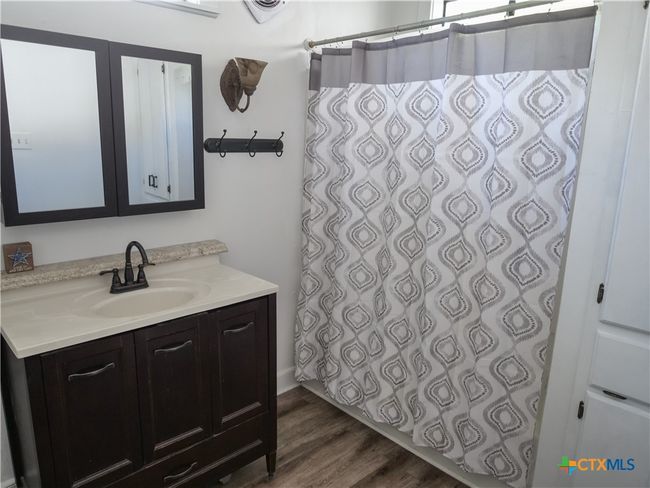 205 Hubbard Street, House other with 5 bedrooms, 3 bathrooms and null parking in Yoakum TX | Image 22
