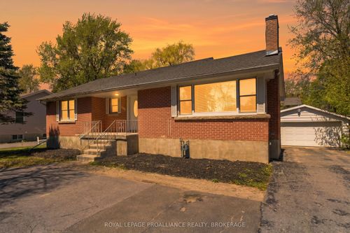1101 Johnson St, Kingston, ON, K7M2N6 | Card Image