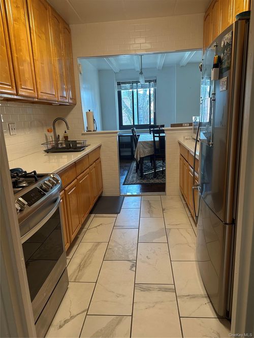 323-1101 Midland Ave, Yonkers, NY, 10708-6317 | Card Image