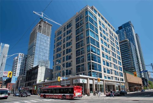 1001-8 Wellesley Street E, Toronto, ON, M4Y3B2 | Card Image