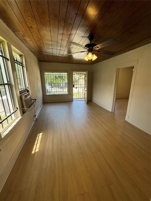 3428 Reeves St, Houston, TX, 77004-3709 | Card Image