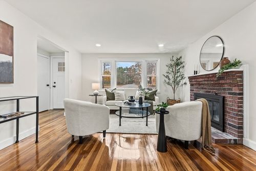 1156 Washington St, Walpole, MA, 02081-3312 | Card Image