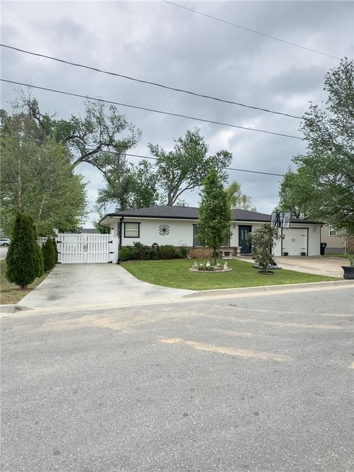 519 N 10th St, Rogers, AR, 72756-3417 | Card Image