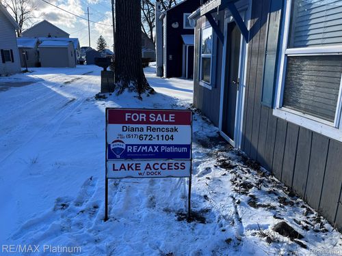 11181 W Ferndale Dr, Manitou Beach, MI, 49253-9545 | Card Image