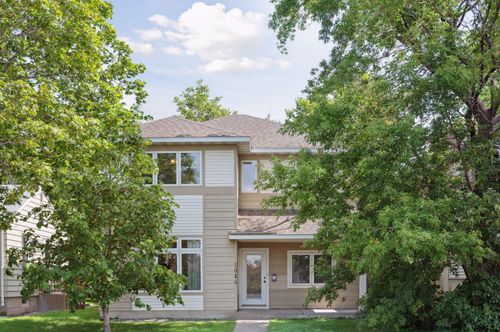 1086 11th Ave Se, Minneapolis, MN, 55414-2302 | Card Image