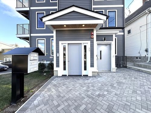 apt-2-39 Rich St, Everett, MA, 02149-1648 | Card Image