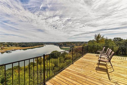 713 Nomad Dr, Spicewood, TX, 78669-1496 | Card Image