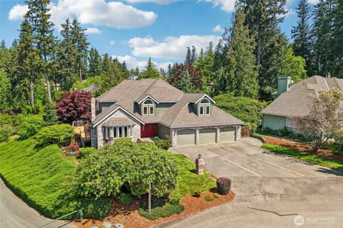 23200 Se 253rd Pl, Maple Valley, WA, 98038-6052 | Card Image