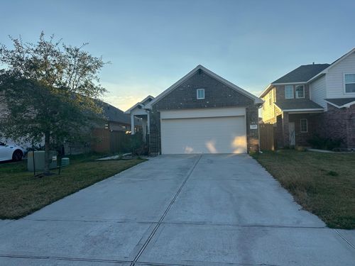 2209 Windy Grove Dr, Texas City, TX, 77568-1328 | Card Image