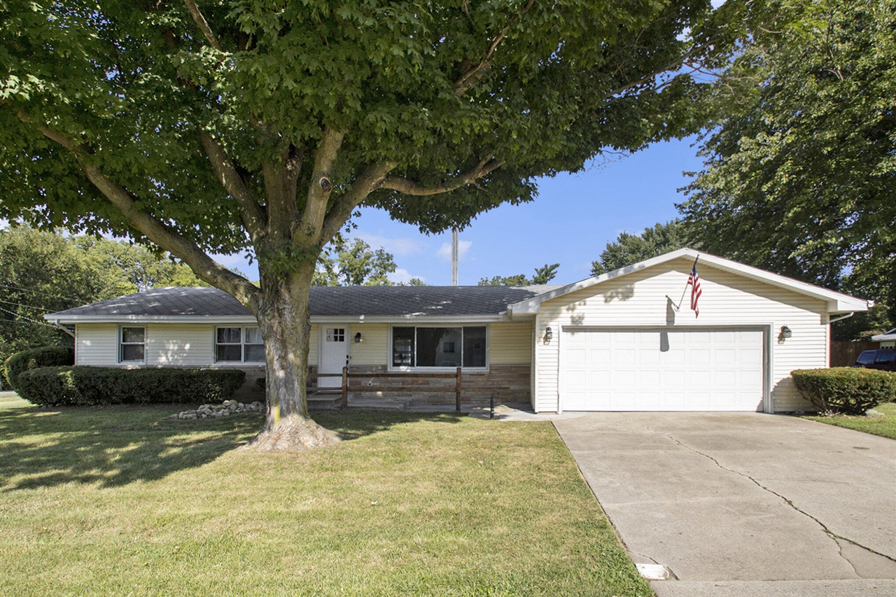 Schirmer Pkwy, Buchanan, MI 49107