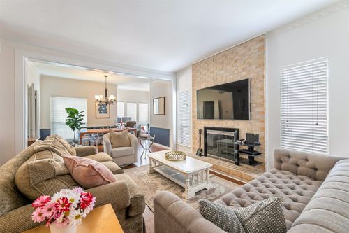 205w-4320 Bellaire Dr S, Fort Worth, TX, 76109-5193 | Card Image