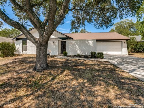 5422 Cerro Vista St, San Antonio, TX, 78233-5505 | Card Image