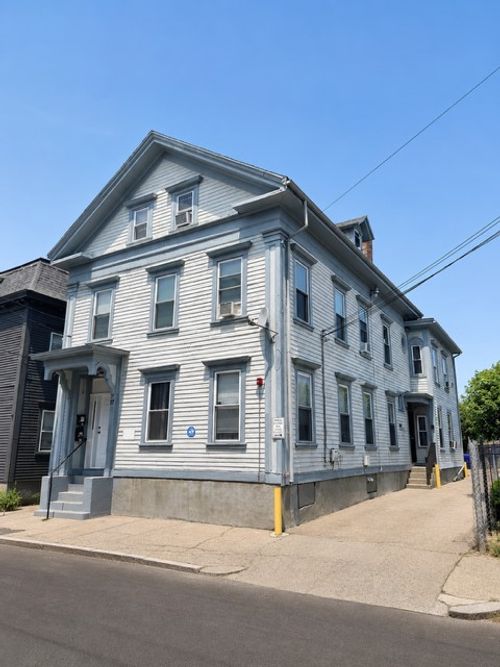 17 Cromwell Street, Providence, RI, 02907 | Card Image