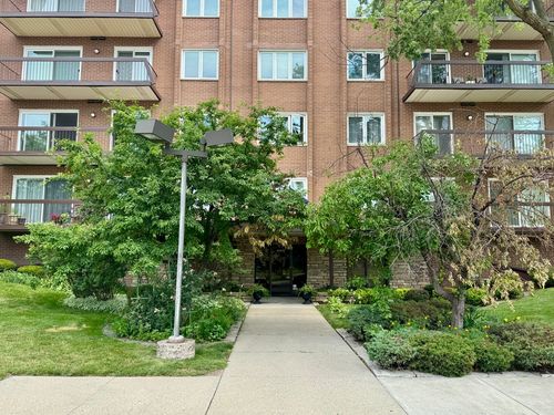 apt-504-8100 W Foster Ln, Niles, IL, 60714-1162 | Card Image