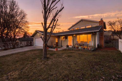 2627 Berkeley St, Klamath Falls, OR, 97601-1203 | Card Image