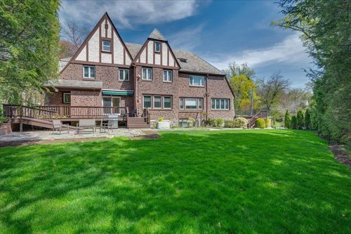 10 Byworth Rd, New Rochelle, NY, 10804-3305 | Card Image