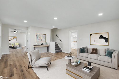 312 W South St, Marshalltown, IA, 50158-3255 | Card Image