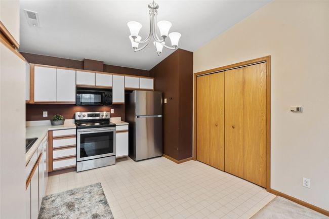 UNIT-9 - 6410 Creekside Dr Ne, Condo with 2 bedrooms, 1 bathrooms and null parking in Cedar Rapids IA | Image 9