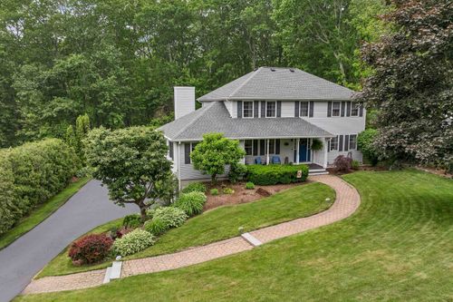 12 Julia Dr, Hooksett, NH, 03106-2223 | Card Image