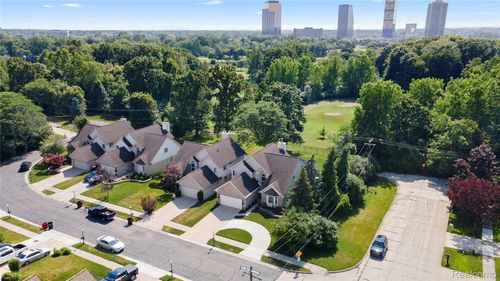 25893 Golf Pointe Dr, Southfield, MI, 48075-1855 | Card Image