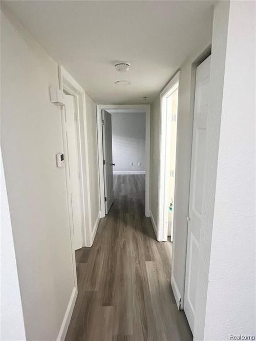 1291 Millbrook Trl, Ann Arbor, MI, 48108-5913 | Card Image