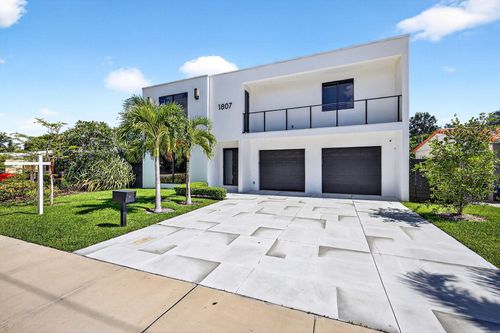1807 Ne 18th St, Fort Lauderdale, FL, 33305-3401 | Card Image