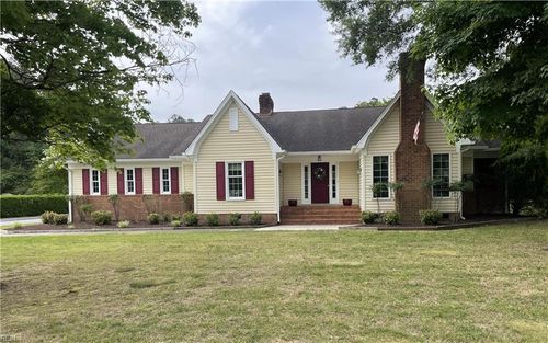 101 Crescent Dr, Franklin, VA, 23851-1227 | Card Image