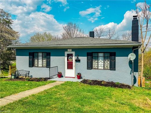 722 Maiden Ln, Mount Airy, NC, 27030-4660 | Card Image