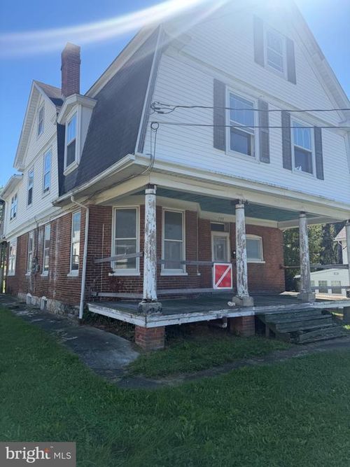133 N Franklin St, Waynesboro, PA, 17268-1209 | Card Image
