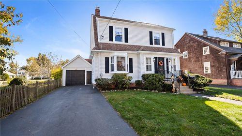 8 Atlantic Ave, Warwick, RI, 02888-2018 | Card Image