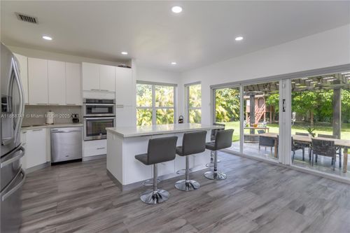 507 Hunting Lodge Dr, Miami Springs, FL, 33166-5743 | Card Image
