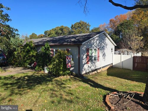 1235 E Main St, DOUGLASSVILLE, PA, 19518-9111 | Card Image