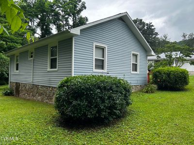 221 Oak Street, House other with 2 bedrooms, 1 bathrooms and null parking in Surgoinsville TN | Image 3