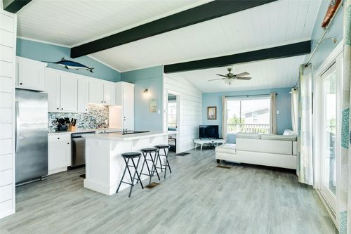 4022 San Jacinto Dr, Galveston, TX, 77554 | Card Image