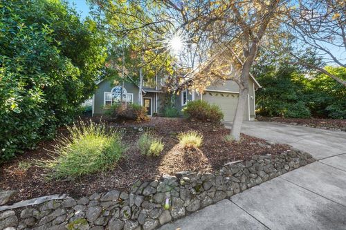 660 Spring Creek Drive, Ashland, OR, 97520 | Card Image