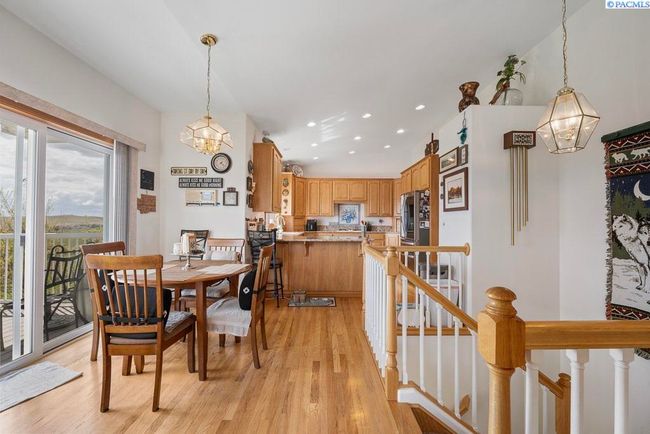 1545 Capri Ct, Condo with 4 bedrooms, 3 bathrooms and null parking in Pullman WA | Image 12