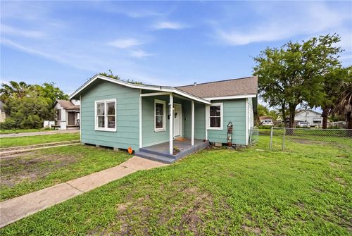 516 E Johnston Ave, Kingsville, TX, 78363-5649 | Card Image