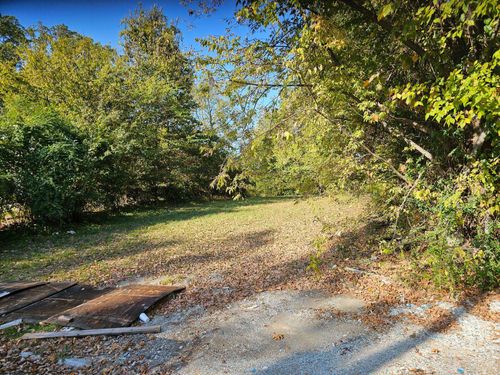 394 Laclede Ave, Memphis, TN, 38126-6009 | Card Image