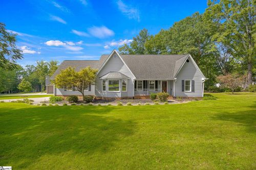 200 Wren Way, Simpsonville, SC, 29681-5833 | Card Image