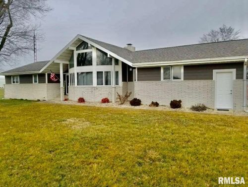 143 Lyle Dr, Hoffman, IL, 62250-1019 | Card Image