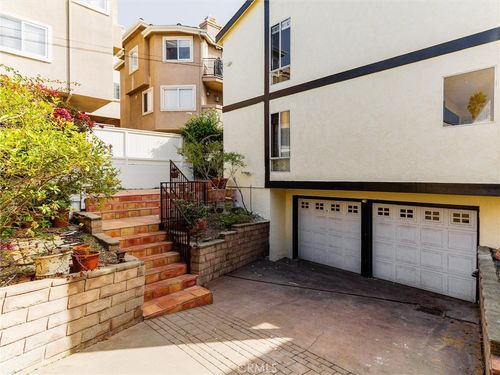 834 15th St, Hermosa Beach, CA, 90254-3202 | Card Image