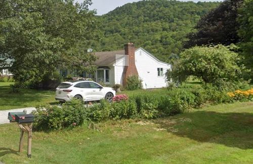999 Vermont Route 100, Hancock, VT, 05748 | Card Image