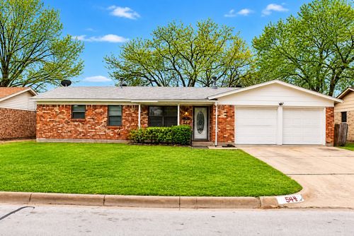 544 Thompson Dr, Saginaw, TX, 76179-1943 | Card Image