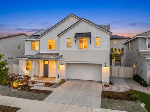 18135 Tableau Way, Saugus, CA, 91350-5898 | Card Image